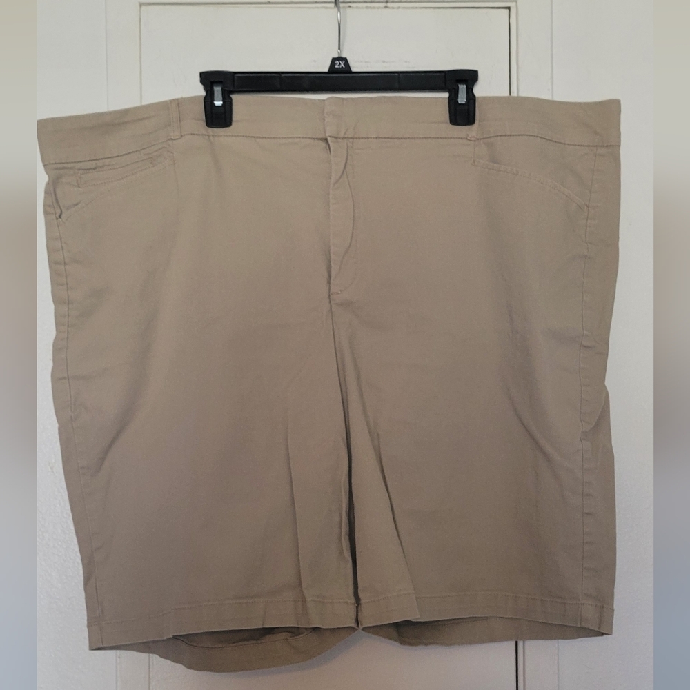 Women's Khaki Stretch Chino Shorts - Classic Casual Size 24W - Picture 4 of 8